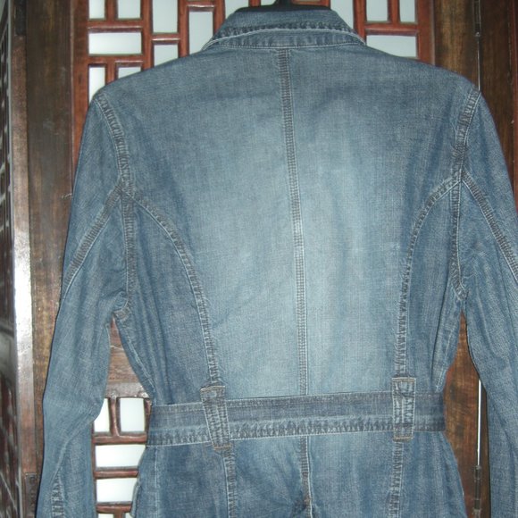 RW & CO. SOFT BELTED DENIM JACKET - Picture 5 of 10